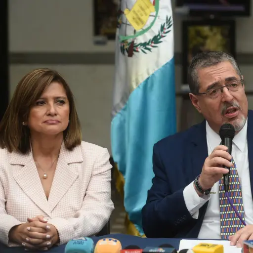 bernardo-arevalo-manifestantes-corte-constitucionalidad-emisoras-unidas5.jpg ,