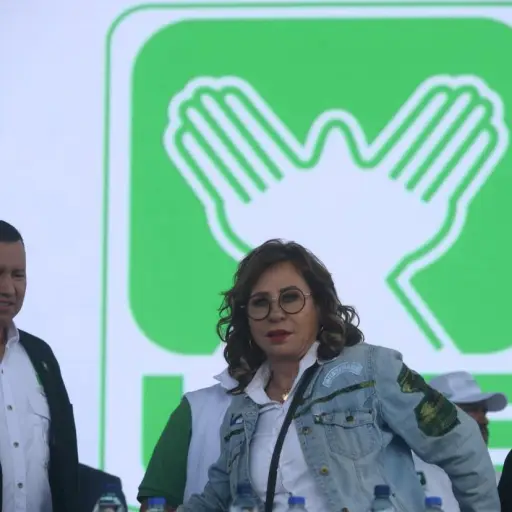 cierre-campana-une-sandra-torres-emisoras-unidas5-2.jpg ,