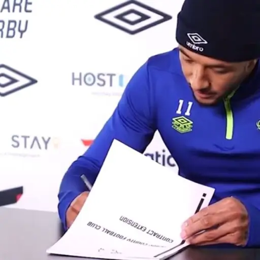 nathaniel.mendez.laing-renueva-contrato-con-derby-county-enero-2024.jpg ,