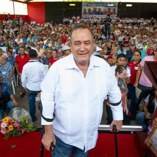 alejandro-giammattei-pam.jpg ,