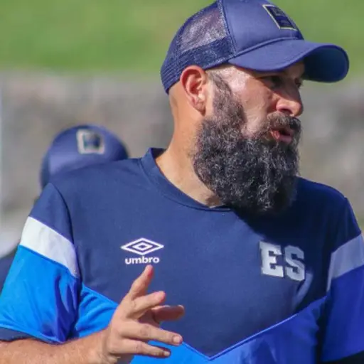 erick-acuna-tecnico-de-el-savaldaor-femenino-febrero-2024.jpg ,