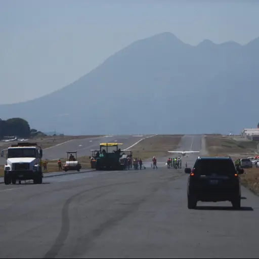pista-aeropuerto-internacional-la-aurora-emisoras-unidas1-scaled-1.jpeg ,