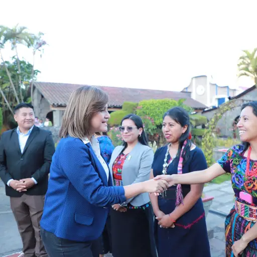 vicepresidenta-karin-herrera-reunion-lideresas-emisoras-unidas.jpg ,