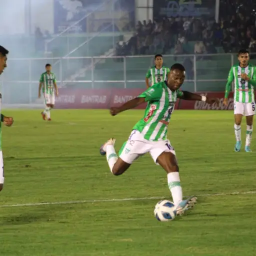 Marvin Ávila Jr., jugador de Antigua GFC - Antigua Esportiva