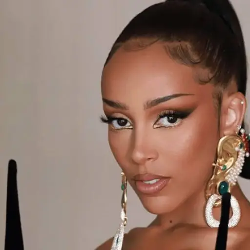 doja-cat-emisoras-unidas.png ,