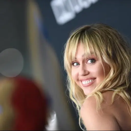 miley_cyrus_1000_0.jpg ,