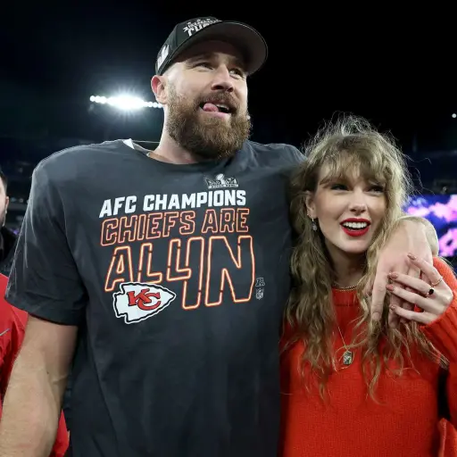 Travis-Kelce-Taylor.jpg ,