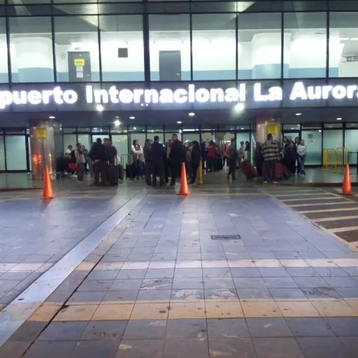 aeropuerto-la-aurora-emisoras-unidas.jpg ,