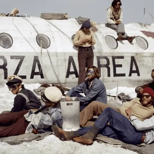 la-sociedad-de-la-nieve-emisoras-unidas-enero-2024.png ,