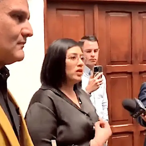 diputada-denuncia-desalojo.png ,