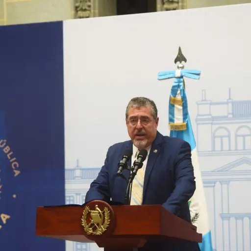 vicepresidenta-karin-herrera-presidente-bernardo-arevalo-emisoras-unidas3-scaled-1.jpeg ,