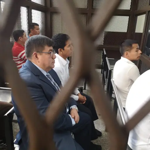 Coronel-Chiroy-y-otros-ocho-soldados-son-beneficiados-con-arresto-domiciliario-son-sindicados-en-el-caso-Cumbre-de-Alaska.jpg ,