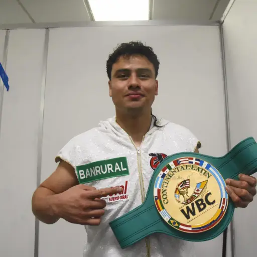 lester-martinez-titulo-wbc-latino-supermedio-scaled-1.jpg ,