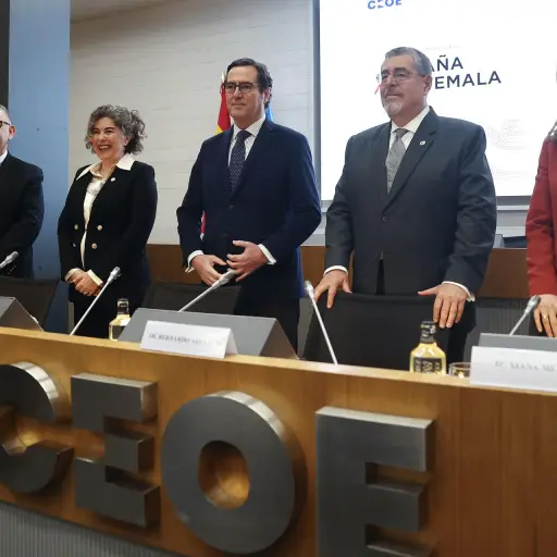 reunion-presidente-arevalo-empresas-espana-emisoras-unidas.jpg ,