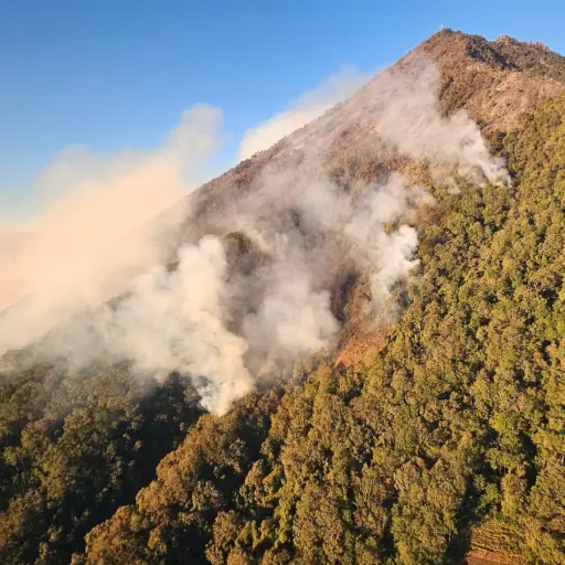 incendio-volcan-agua-emisoras-unidas2.jpeg ,
