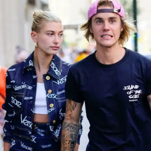 justinbieberhaileybaldwin-3aa940f70680f4c8a1d2959321d95bf4-900x600-1.jpg ,