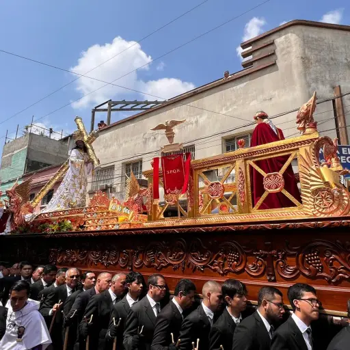 Jesus-nazareno-Redentor-del-Mundo-de-la-parroquia-Santisima-Trinidad-barrio-el-Gallito-zona-3-PRINCIPAL.jpeg ,
