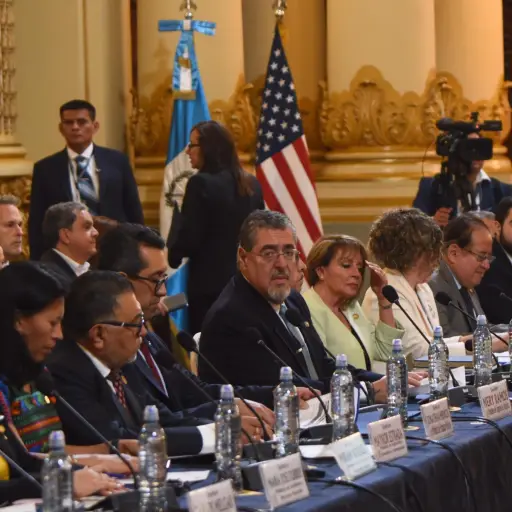 reunion-secretario-estado-presidente-arevalo-emisoras-unidas1-scaled-1.jpeg ,