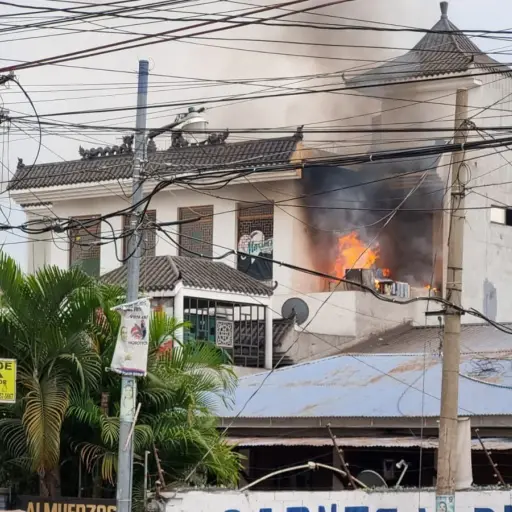 surgen-videos-de-incendio-en-restaurante-de-retalhuleu.jpg ,