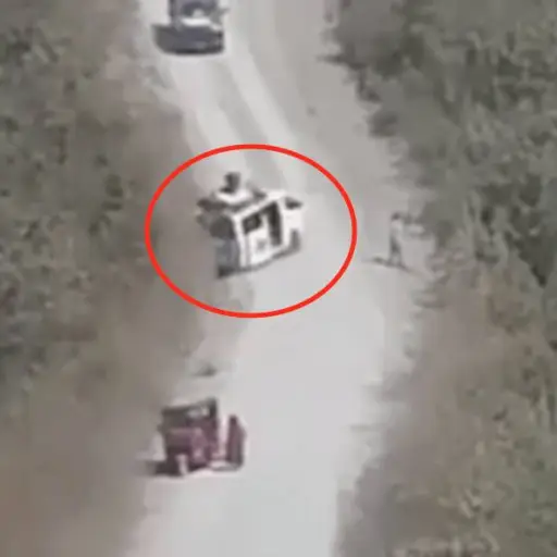 microbus-cae-a-barranco-en-quiche.png ,