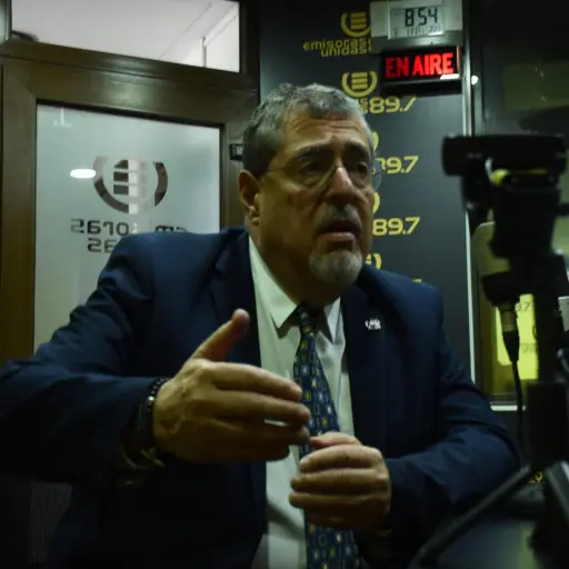 presidente-bernardo-arevalo-entrevista-emisoras-unidas2-scaled-1.jpeg ,