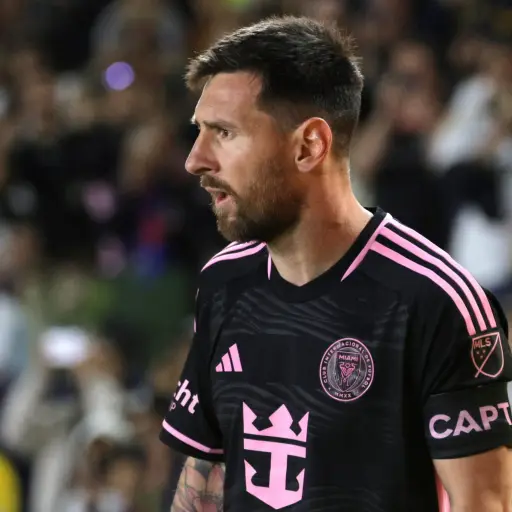 lionel-messi-descartado-en-inter-miami-para-new-york-city-marzo-2023-scaled-3.jpg ,