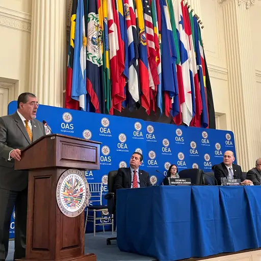 presidente-arevalo-sesion-oea-emisoras-unidas2-scaled-1.jpg ,