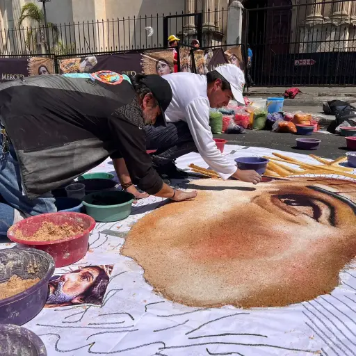 alfombra-abuelita-jesus-merced-emisoras-unidas2.jpeg ,