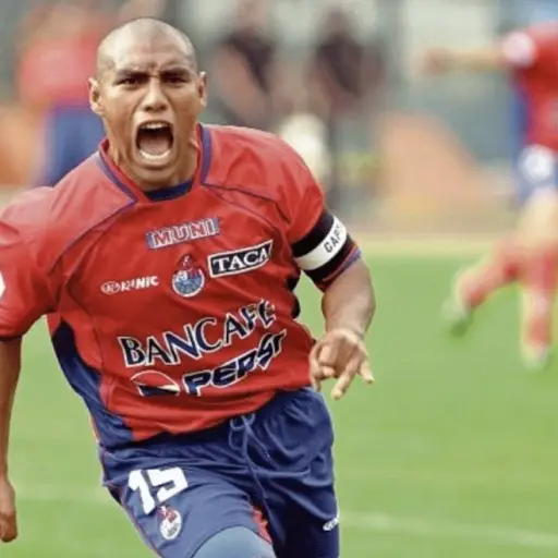 juan-carlos-plata-maximo-goleador-municipal.png ,