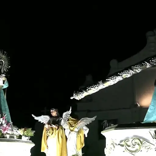 motorista-irrumpe-cortejo-procesional-en-coban.png ,