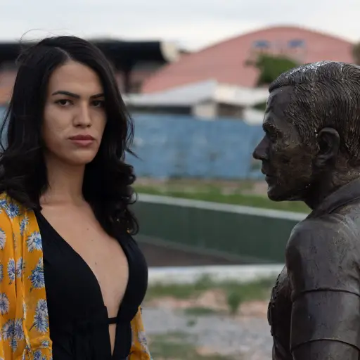 activista-contra-estatua-de-dani-alves-marzo-2024-scaled-1.jpg ,