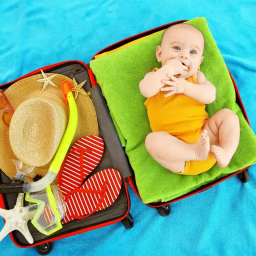 guia-consejos-viajes-con-bebes-ninos-vacaciones-emisoras-unidas-1.jpeg ,