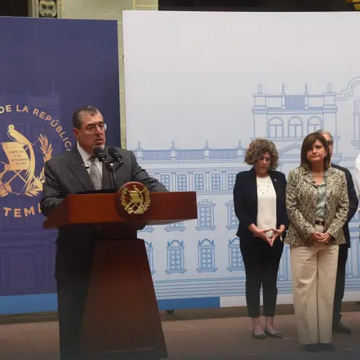 presidente-bernardo-arevalo-estado-calamidad-incendio-emisoras-unidas2-scaled-1.jpg ,