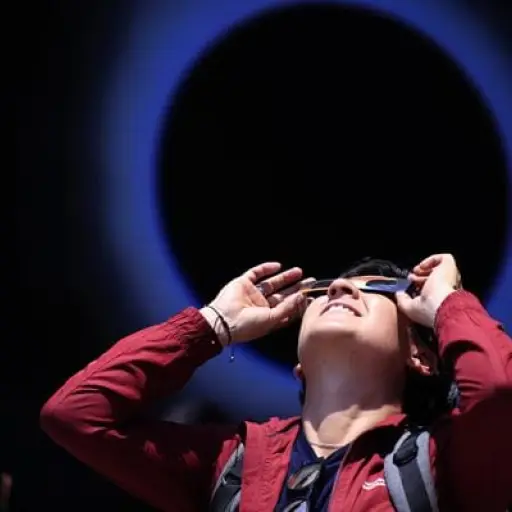 Preocupacion-por-la-salud-ocular-en-EE.UU_.-tras-el-eclipse-abril-2024.jpeg ,