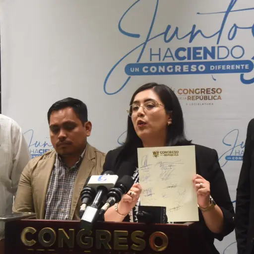 iniciativa-ley-transparencia-congreso-emisoras-unidas-scaled-1.jpeg ,