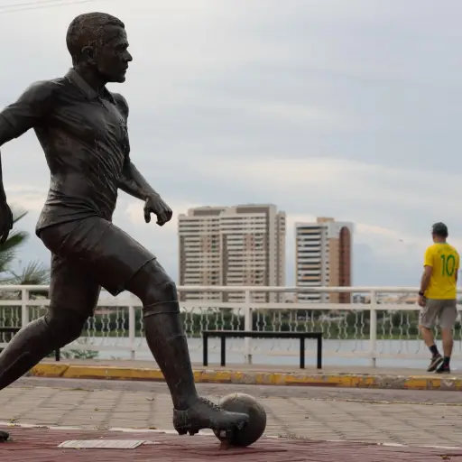 estatua-dani-alves-retirada.jpg ,