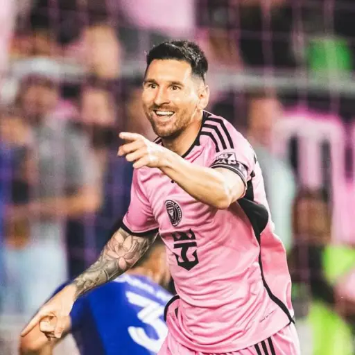 circo-del-sol-rinde-tributo-en-colombia-a-lionel-messi-mayo-2024-2-1.jpg ,