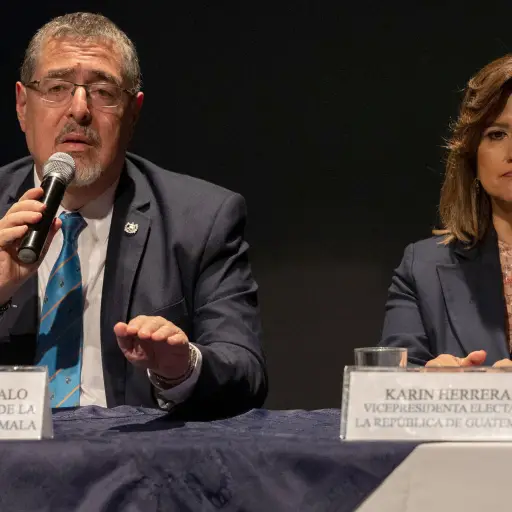 presidente-electo-bernardo-arevalo-vicepresidenta-karin-herrera-emisoras-unidas.jpg ,