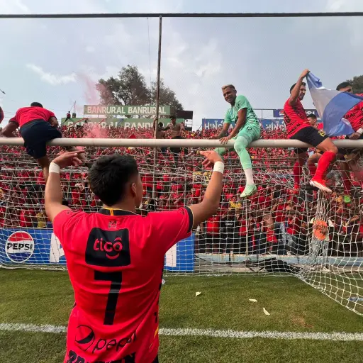 las-voces-de-los-campeones-de-municipal-clausura-2024.jpeg ,