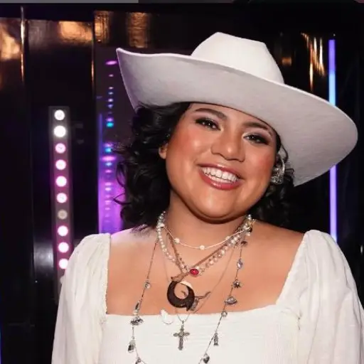 julia-gagnon-1.png ,