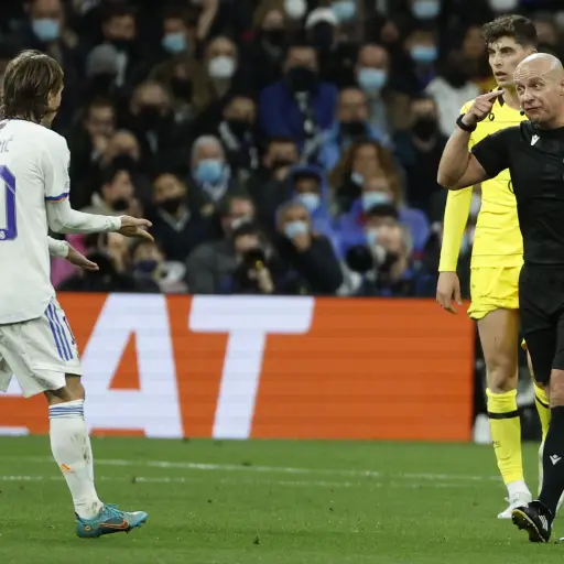 arbitro-szymon-marciniak-pitara-el-real-amdrid-bayern-munich-mayo-2024.jpg ,