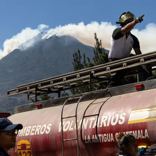 combate-incendios-forestales-volcan-agua-guatemala-febrero-2024.jpg ,