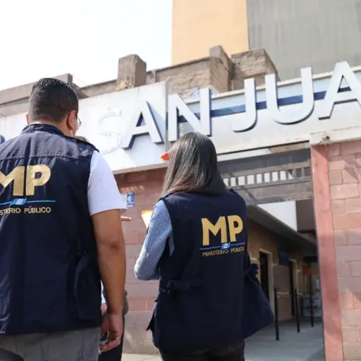 diligencia-hospital-san-juan-dios-medicamentos-emisoras-unidas.jpeg ,