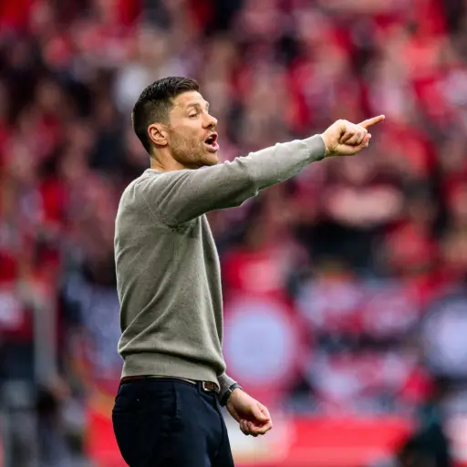 bayer-leverkusen-xabi-alonso-mayo-2024.jpg ,