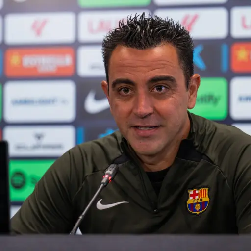 xavi-hernandez-barcelona-scaled-1.jpg ,