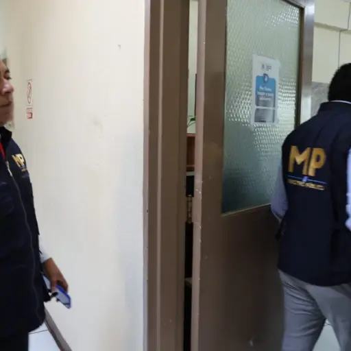 allanamiento-ministerio-salud-vacunas-emisoras-unidas1.jpeg ,