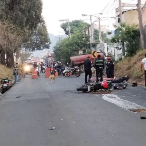 accidente-motoristas-villa-nueva-emisoras-unidas-1.jpg ,