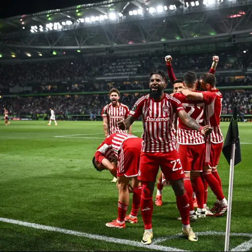 olympiacos-campeon-conference-league-scaled-1.jpg ,