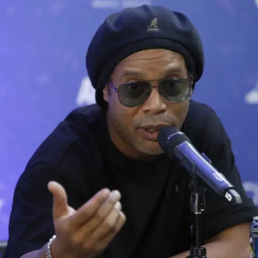 ronaldinho-brasil-1.webp ,