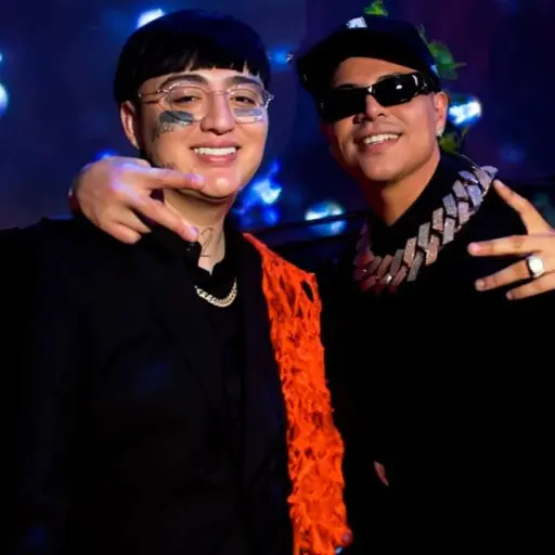 Dani-Flow-y-Grupo-Firme-1.webp ,